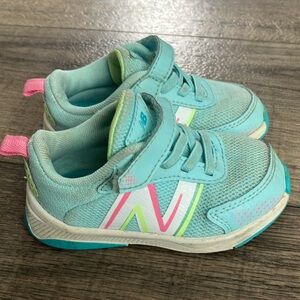 Toddler New Balance Wide Sneakers Size 6